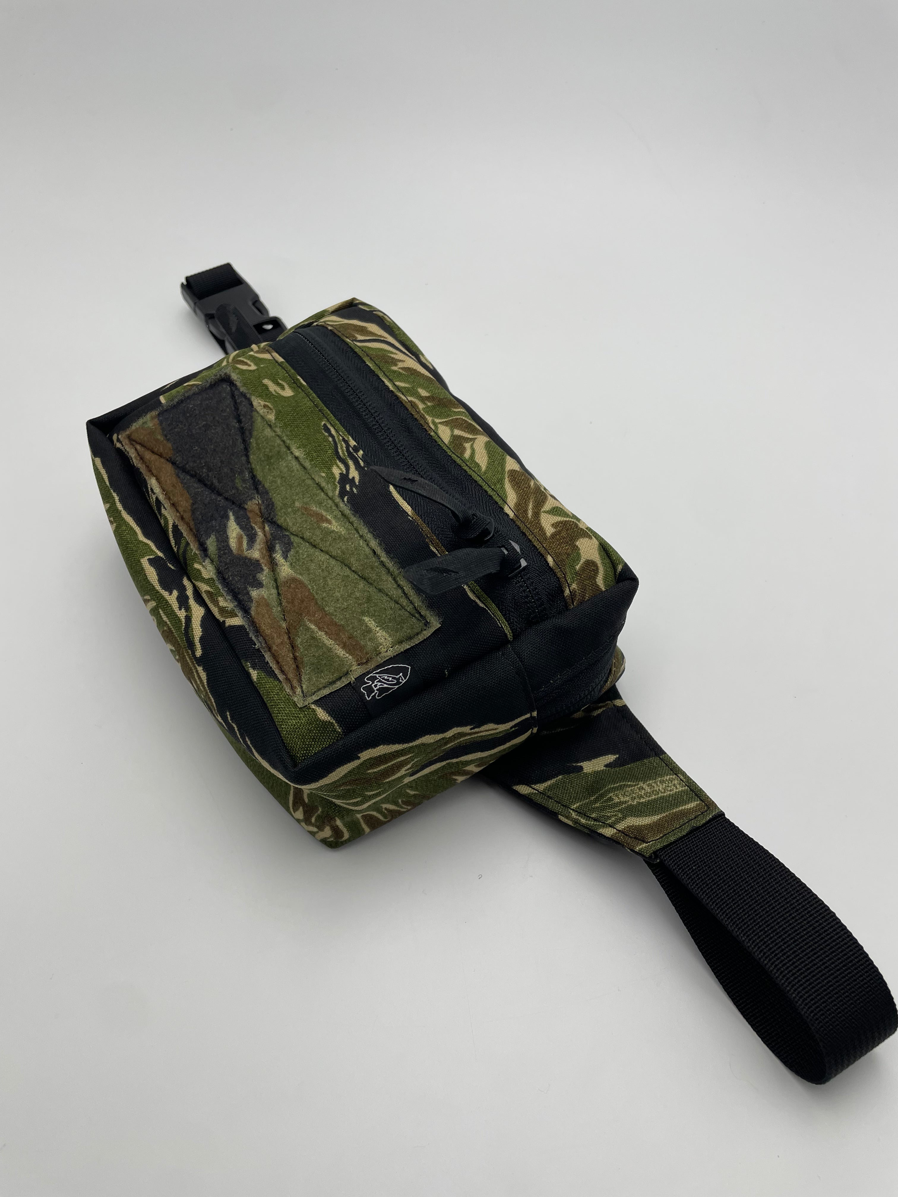 EX UMBRIS | Low Profile EDC Fanny Pack