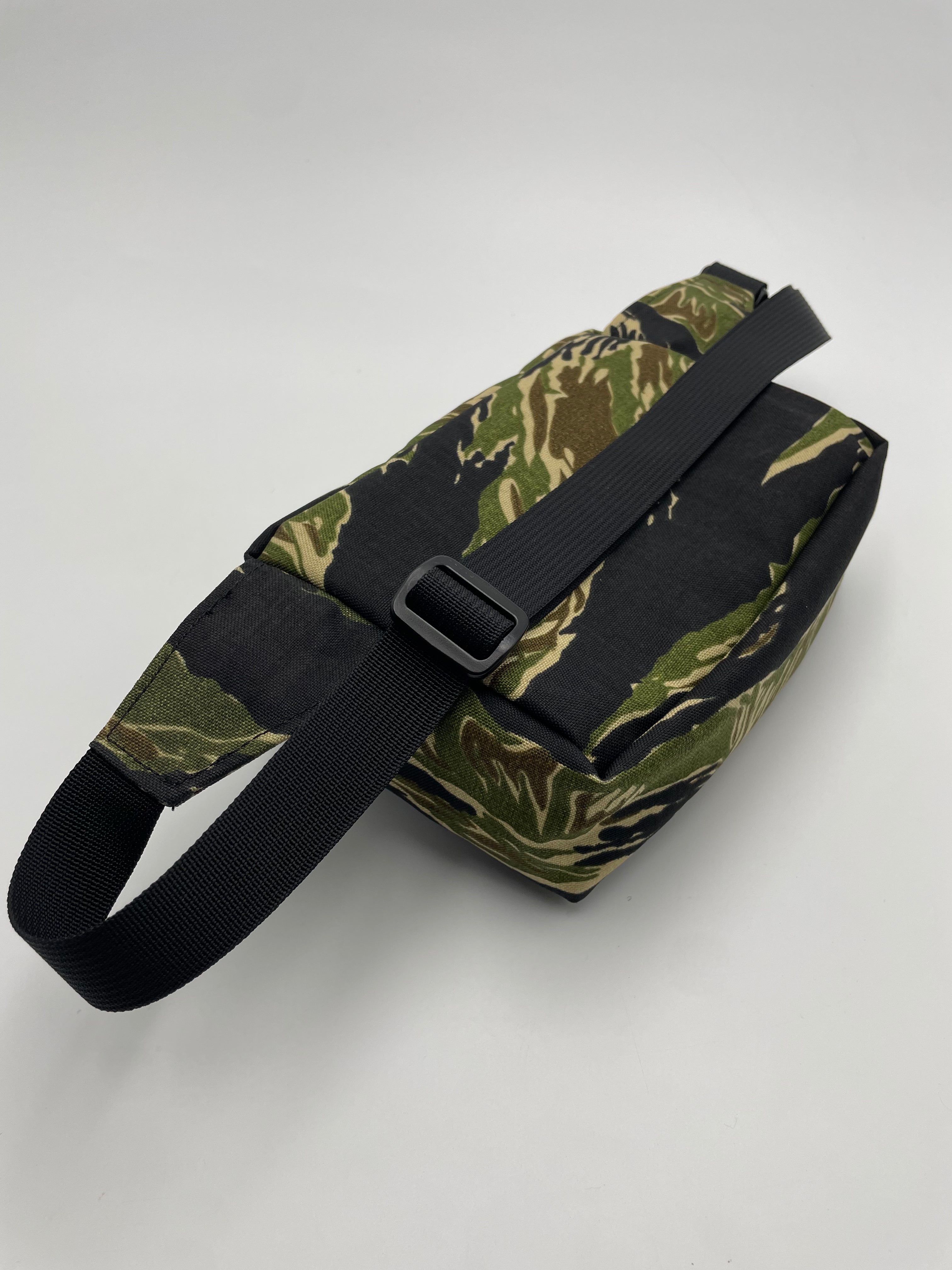 EX UMBRIS | Low Profile EDC Fanny Pack